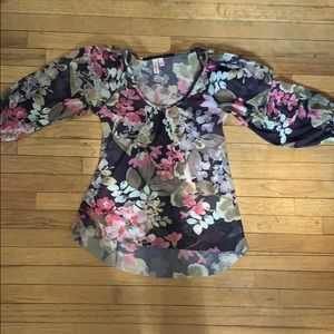 Women’s Sweet Pea shirt